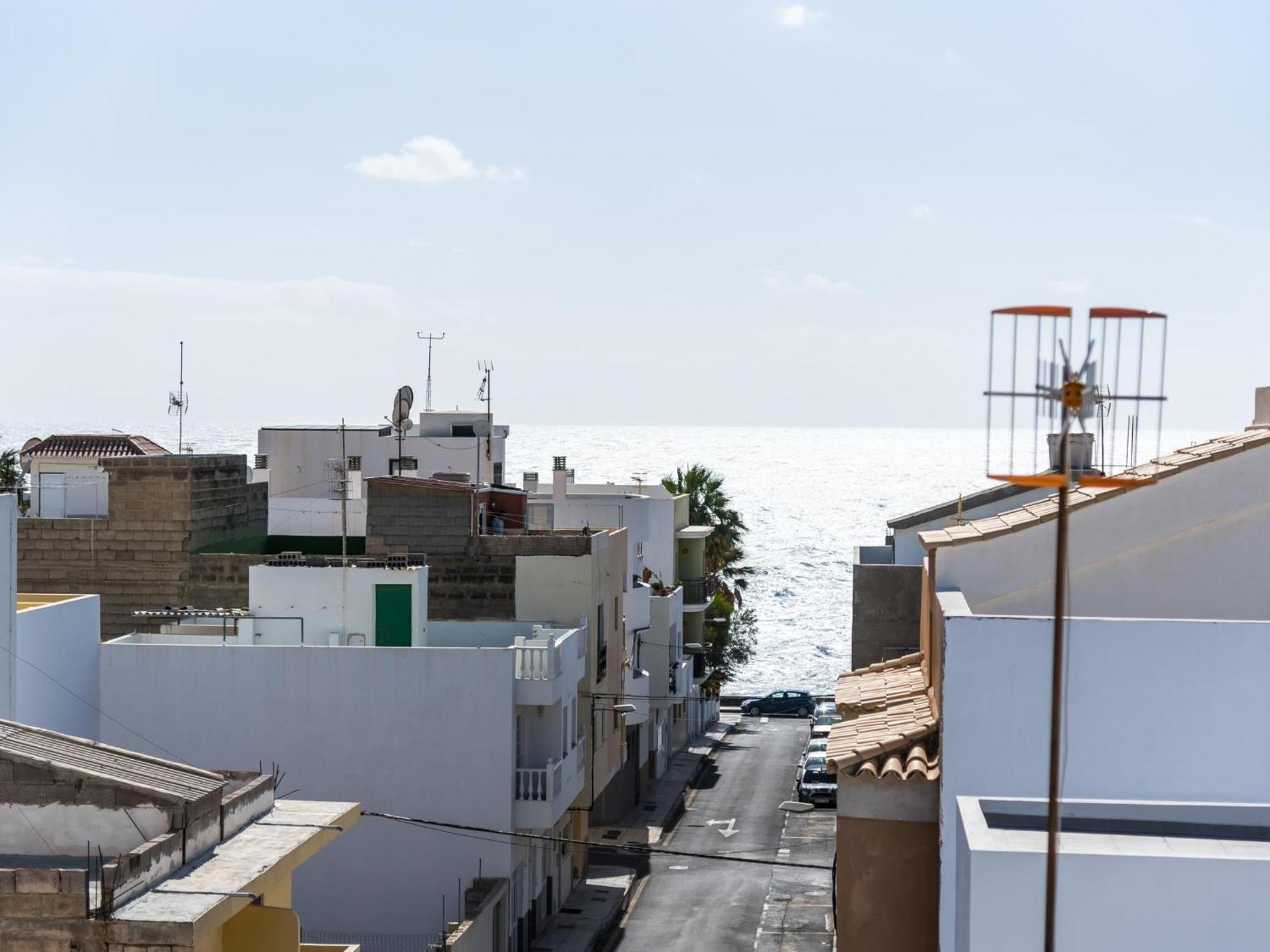 Okeanos Eco Guest House Los Abrigos Exterior photo
